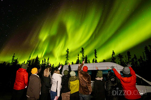 오로라의 성지 '옐로나이프', 태양활동 극대기 맞아 화려한 오로라 장관 펼쳐져
