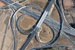 포항-영덕&middot;새만금-전주 고속도로 개통&hellip;국가 간선도로망 '연결 공백'을 메우다