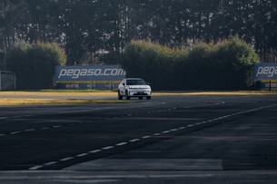 "기네스 세계 기록 달성"&hellip; 링크앤코 PHEV SUV 08, 전기 모드로 293km 주행