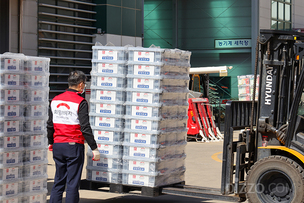 유니클로, 희망브리지에 2억원 기부…이재민 긴급구호키트 제작 지원