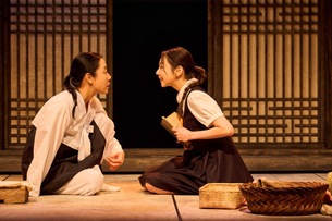 '그때도 오늘2: 꽃신', 그때도 오늘도 분명히 있었던 어떤 마음에 관하여 [리뷰]