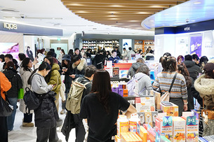 “中 크루즈 2300명 찾았다”…롯데면세점, 춘절 특수 공략