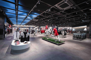 쇼핑몰 첫 브랜드 센터 연 아디다스…플래그십 확장 전략 본격화