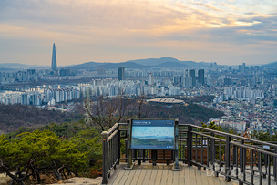 지하철 타고 내리면 바로 산&hellip; 서울의 봄 등산, 북한산&middot;관악산&middot;남산&middot;아차산으로