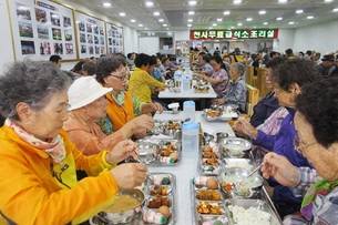 한국나눔연맹, 전국천사무료급식소 통해 독거노인 급식 지원 지속