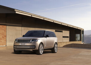 [시승기] PHEV로 재해석된 플래그십 SUV… '레인지로버 SWB P550e 오토바이오그래피'