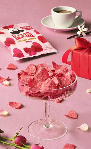 프링글스, 60년 만에 모양 바꿨다&hellip;'하트 칩' 韓 첫 공개