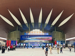 "전동화 넘어 지능형 모빌리티로"… 오토 차이나 개막, 글로벌 車 패권 경쟁 격화