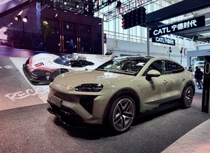 [오토 차이나] 포르쉐, '신형 카이엔 쿠페 일렉트릭' 공개… "올 하반기 국내 출시"