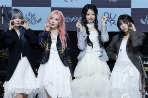 [종합] "이제는 질주할 때"&hellip;QWER, 도원결의로 연 챕터2 'CEREMONY'