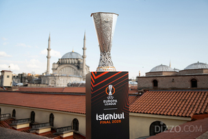 이스탄불, 하루 14만 명 동원&hellip;UEFA 결승 이어 카니예 웨스트&middot;보첼리 동시 공연