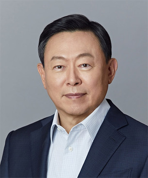 신동빈 회장 “AX는 생존 과제”…롯데, 전 임직원 AI 교육 나선다