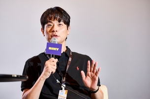 박정민 "배우와 출판인 모두 책임의 일&hellip;허구의 이야기 담은 '소설' 집필 중" [BIKY 현장]